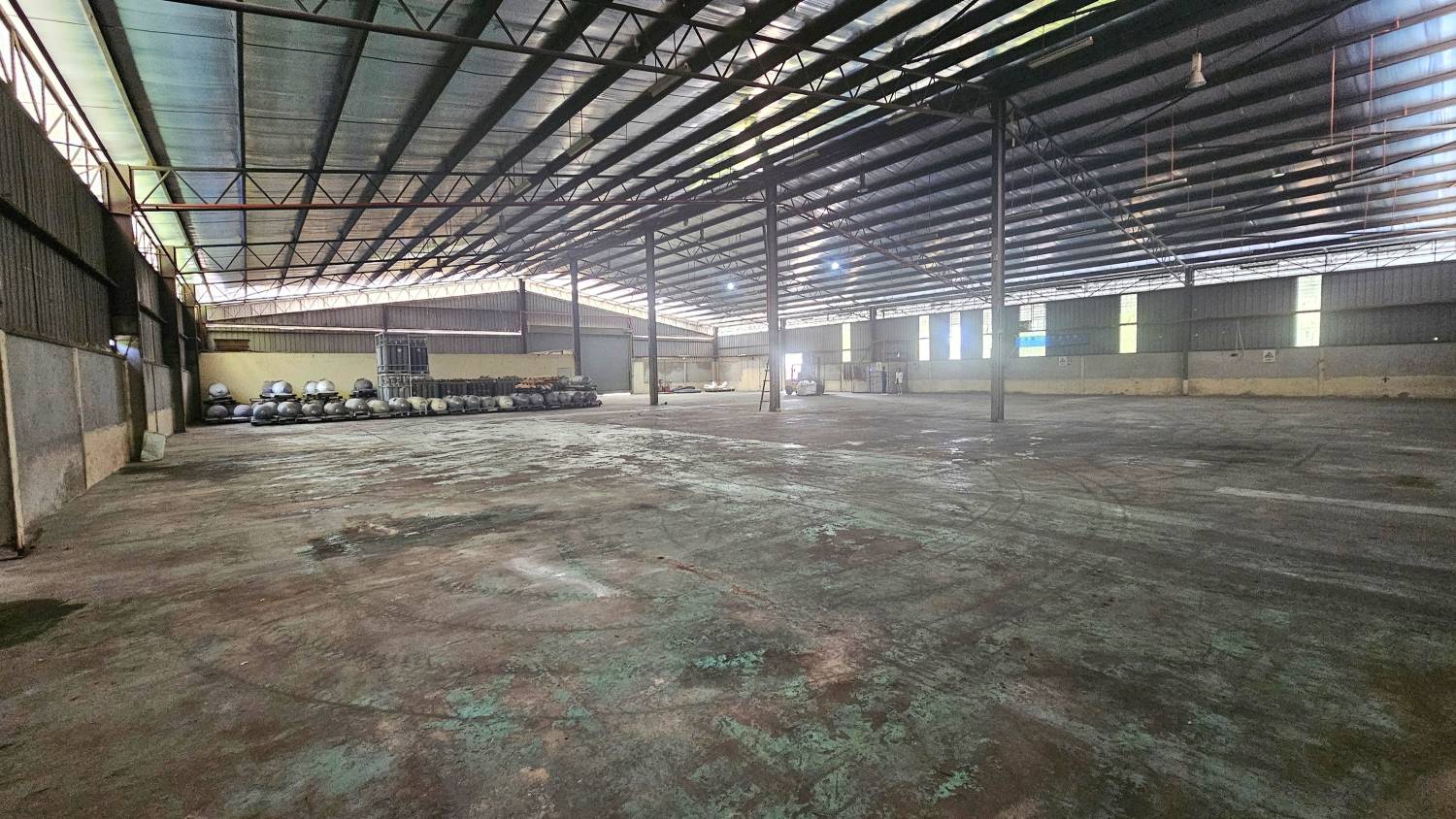 Taman Makmur, Lunas Detached Factory with Land Are - photo 2
