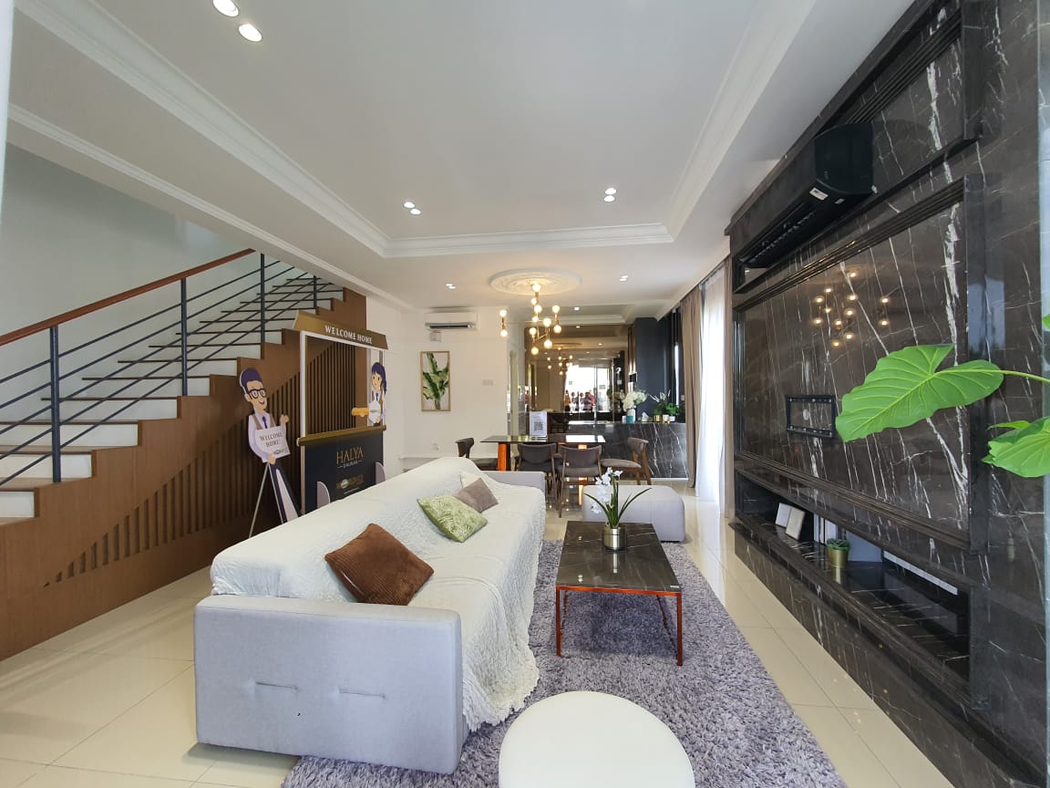 Halya Daunan Worldwide - photo 6