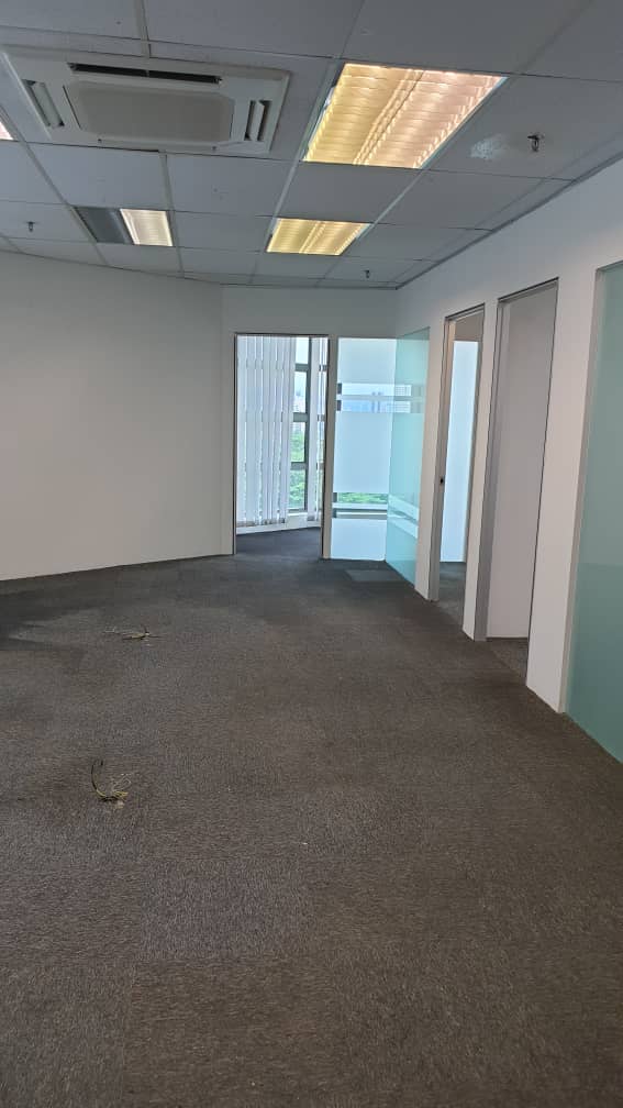 Solaris Mont Kiara,Mont Kiara,Corner Office Unit