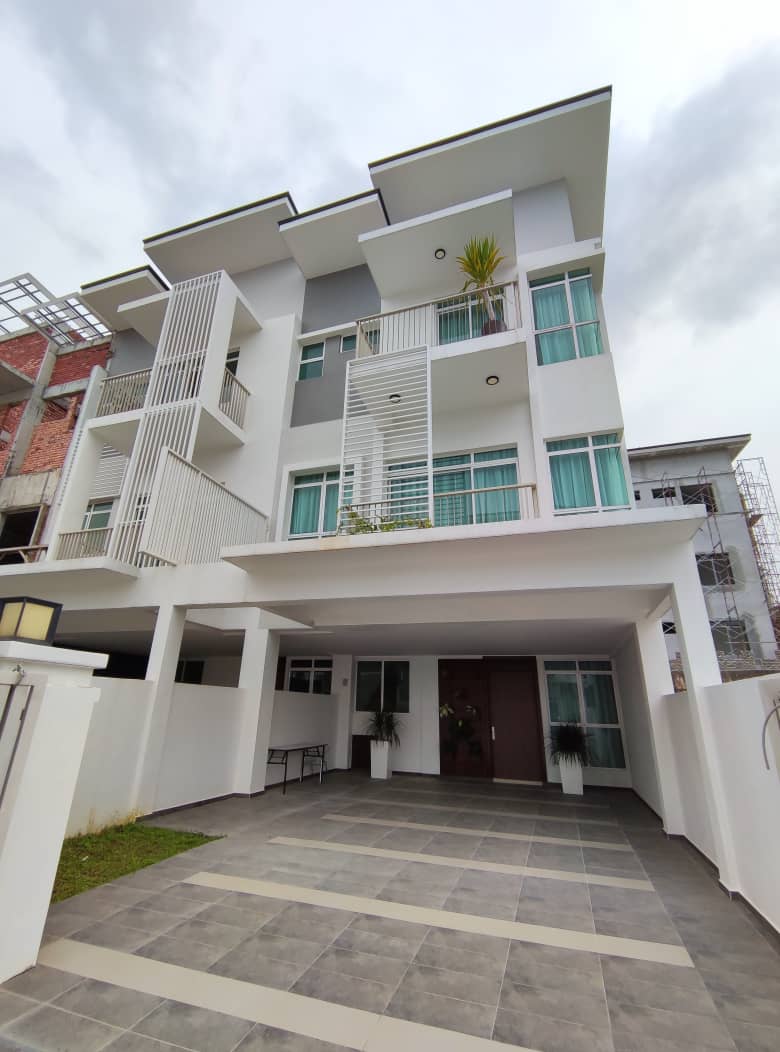 Puncak Indah,Ampang,KL,3 Storeys Link House