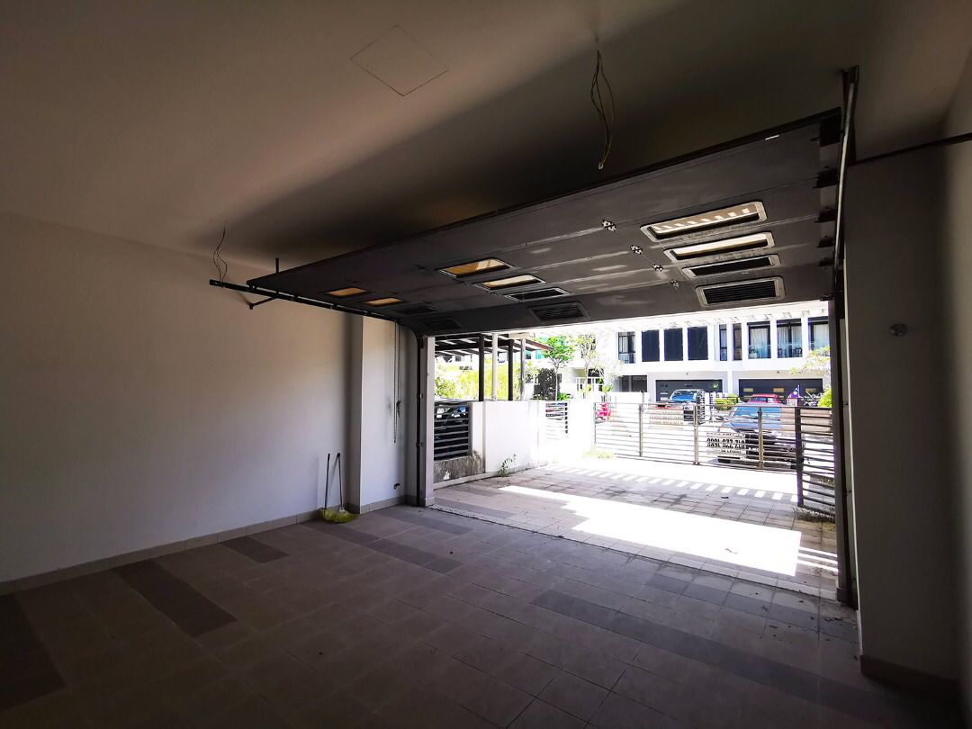 Maple Terrace,Denai Alam,3 Storeys Terrace House - photo 2