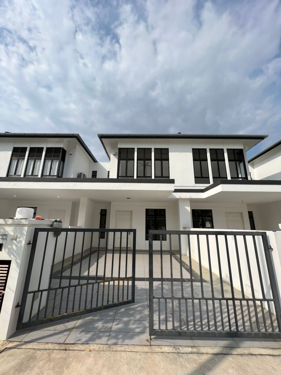 Eco Grandeur,Graham Garden,2 Storeys Terrace House - photo 2