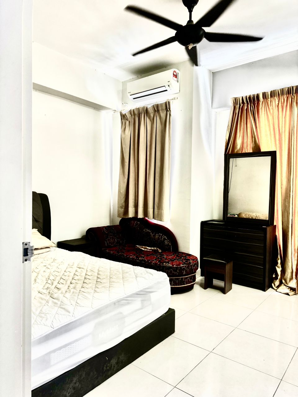 Hillpark Residence ...