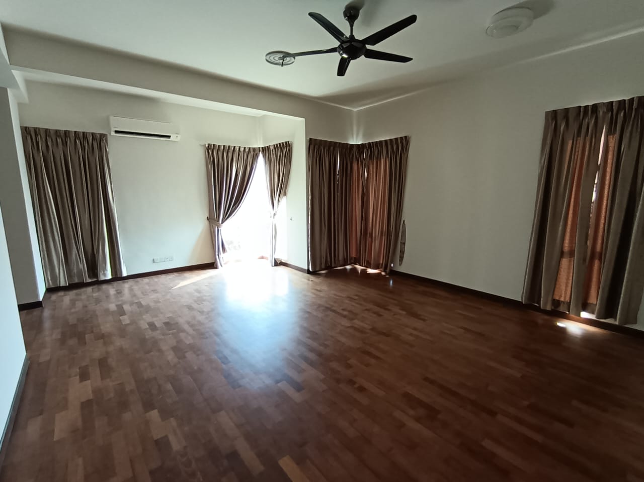 Villa Heights, Taman Equine, Seri Kembangan - photo 13