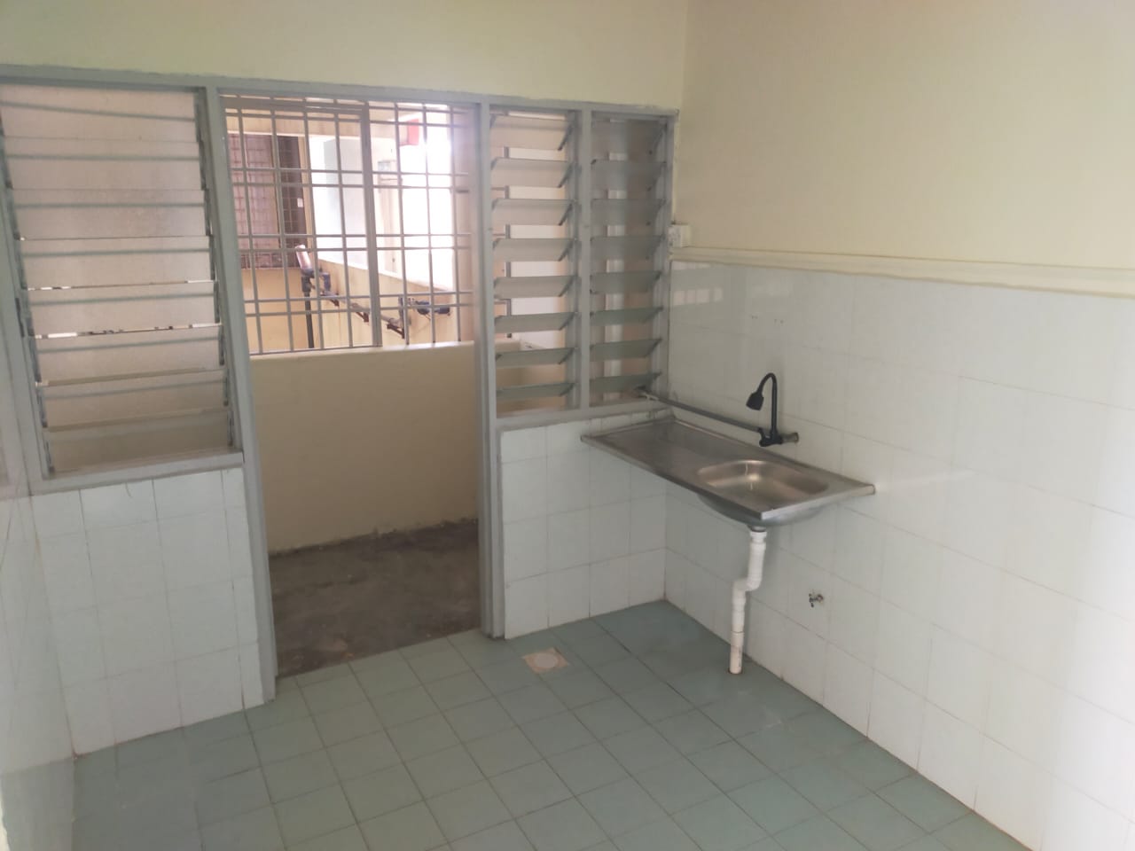 Seri Kembangan Serdang Skyvillas Condominium - photo 5