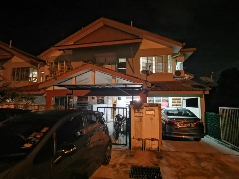 END LOT TOWNHOUSE TAMAN AMANSIARA SELAYANG