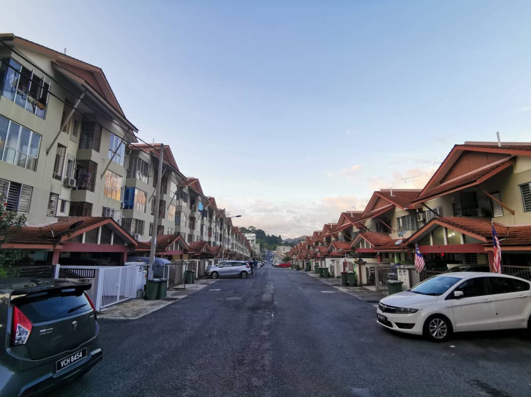 END LOT TOWNHOUSE TAMAN AMANSIARA SELAYANG - photo 2