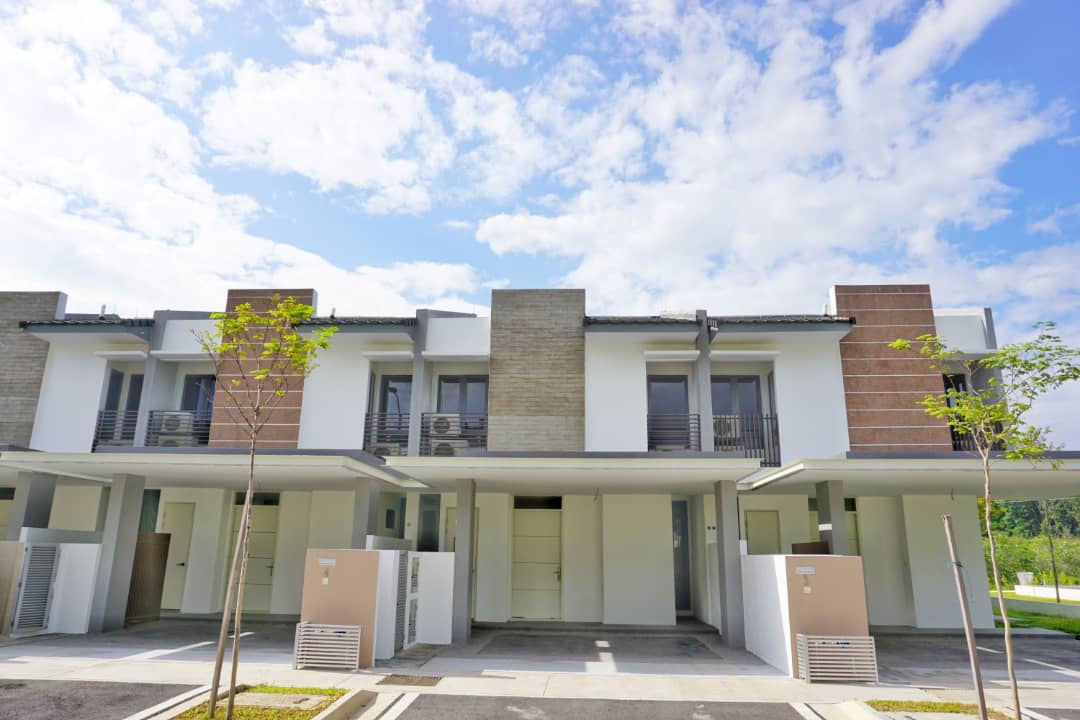 Facing Putrajaya Lake PINE VALLEY 2 Storey Inter - photo 2