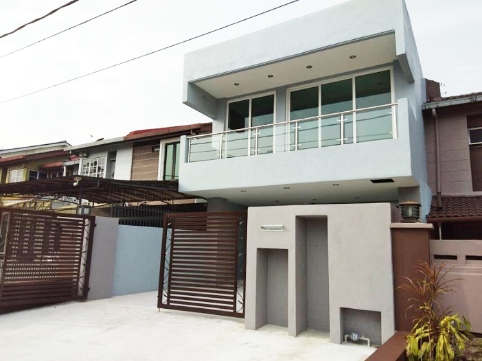 FREEHOLD RENOVATED 3 LEVEL House Taman Rasmi Jaya