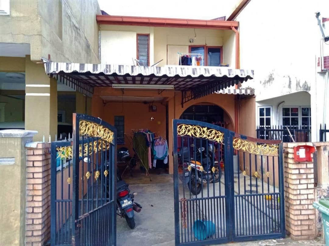 Facing Padang, Freehold 2 Storey Taman Koperasi Po