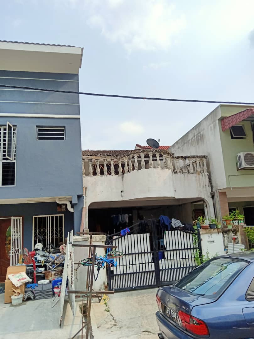 2storey freehold walking distance to Masjid Bilal