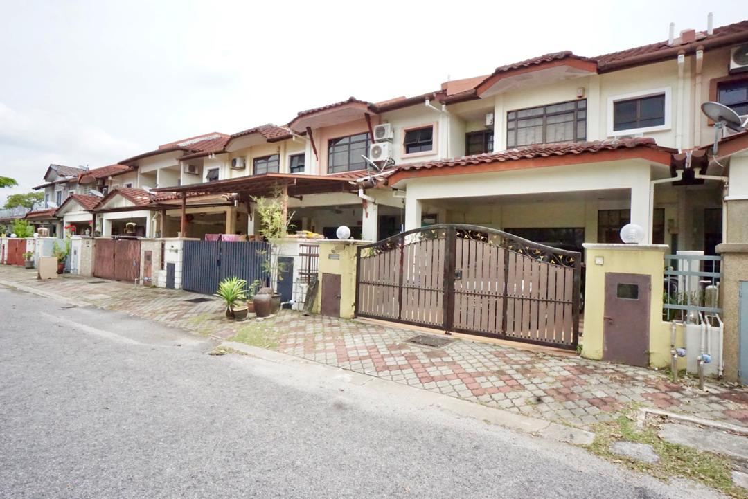 Gated guarded 2 storey Simfoni, Bandar Kinrara Puc