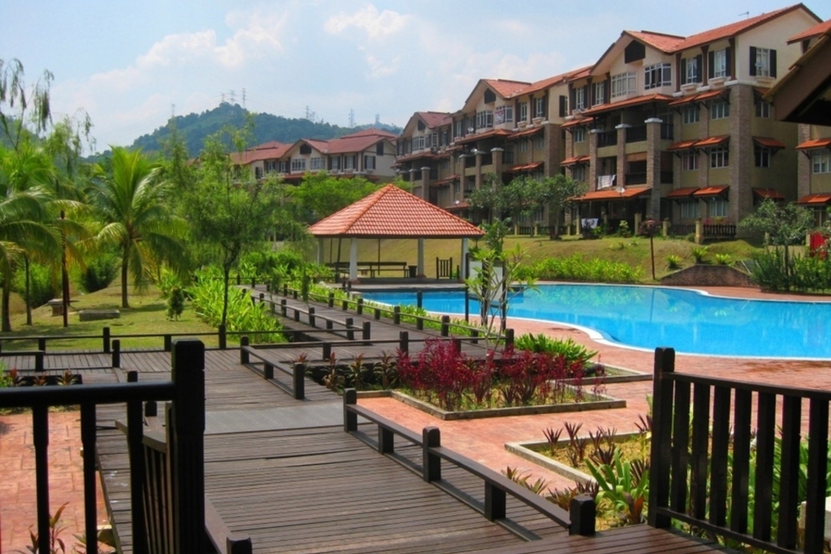 CANTIK Partly furnish Drimba apartment kota damans