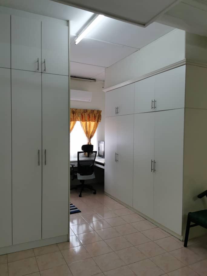 FULLY RENOVATED WELL KEPT 2-Storey Terraced Conerl - photo 7