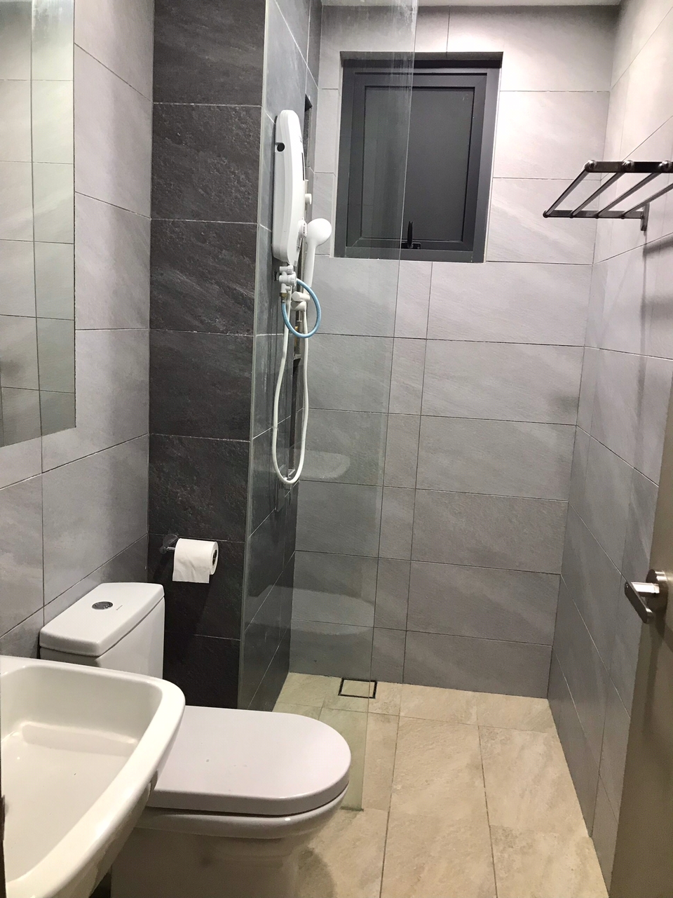 Fully Furnished Bennington Residences SkyArena - photo 9