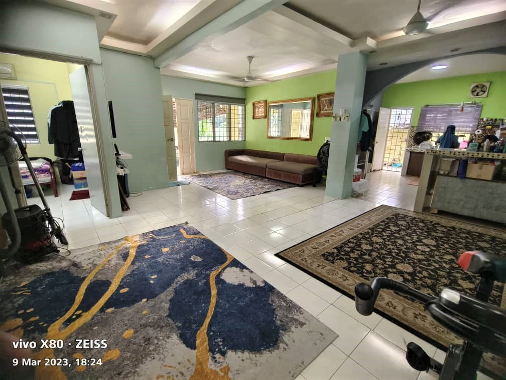 Renovated Semi D Clu ...