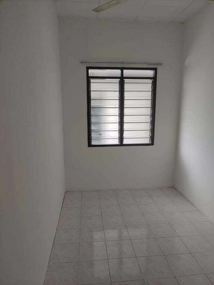 Rumah Teres Taman Changkat Larah Taiping Perak - photo 3