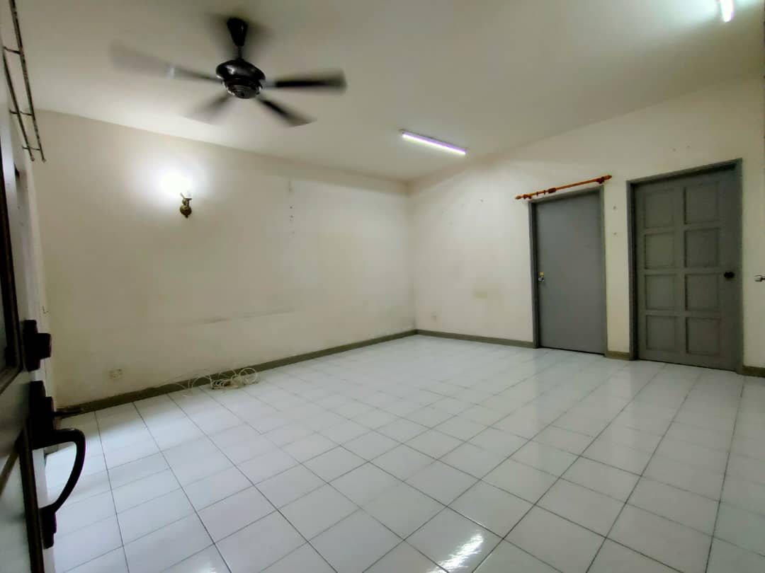 2 Storey Terrace Bandara Sri Damansara SD8 - photo 3