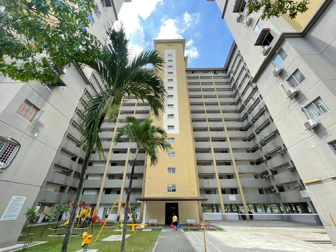Apartment AC4 Taman Sri Sentosa 3R2B 772 SqFt - photo 2