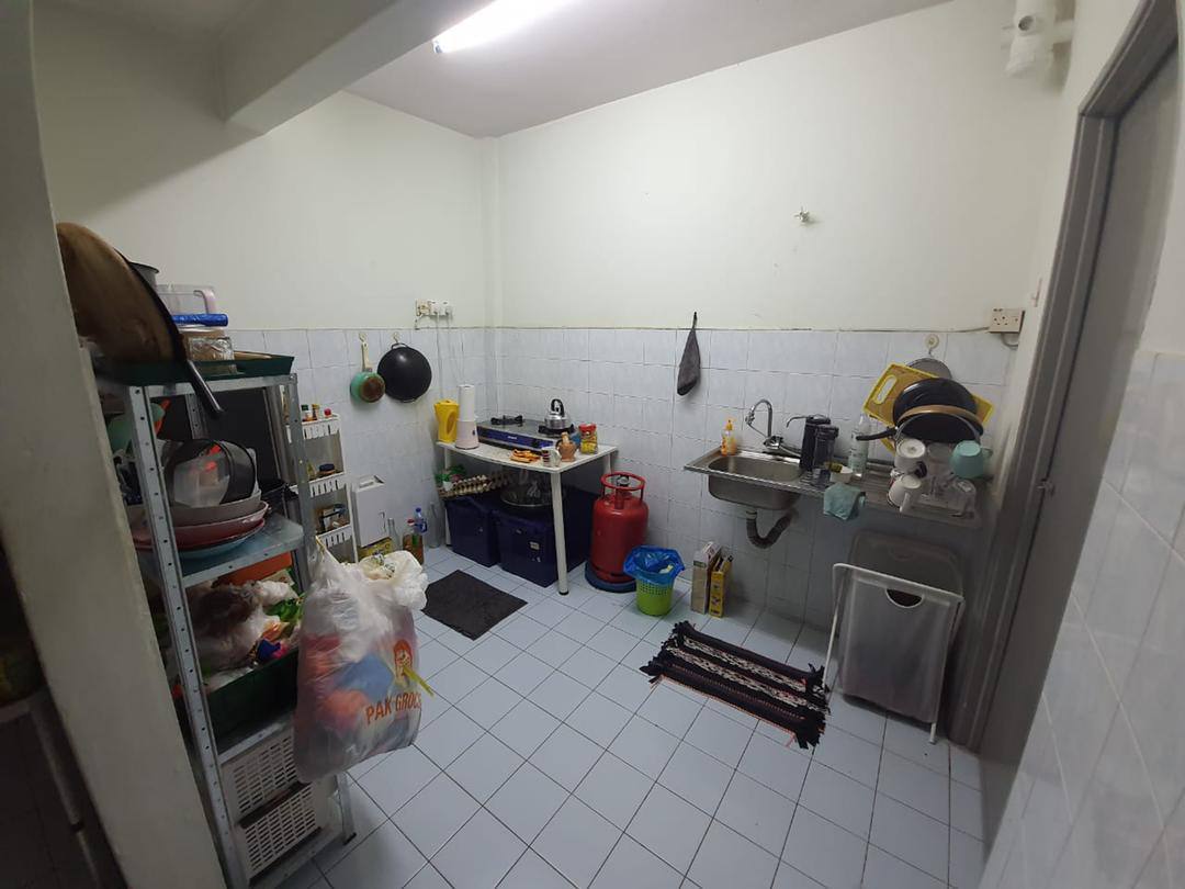 Apartment AC4 Taman Sri Sentosa 3R2B 772 SqFt - photo 4