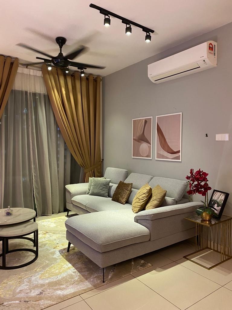 NICE UNIT KL TRADERS FREEHOLD PARTLY FURNISH - photo 2