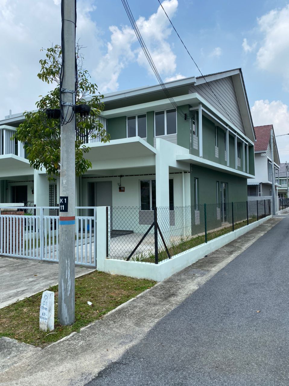 END LOT, 2 Storey Terrace BB Salak Tinggi - photo 1
