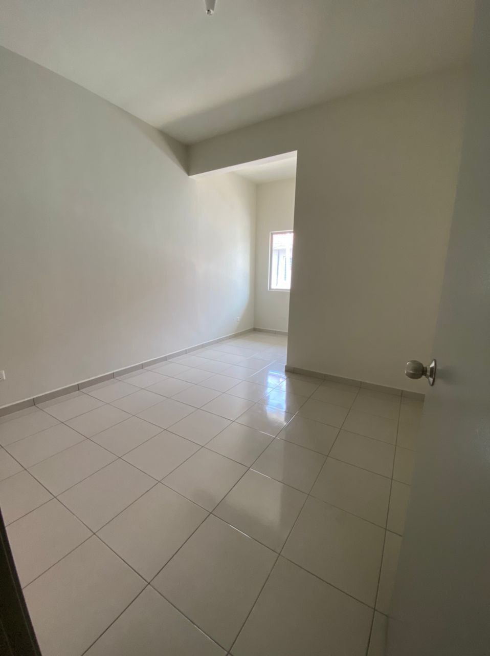 END LOT, 2 Storey Terrace BB Salak Tinggi - photo 4