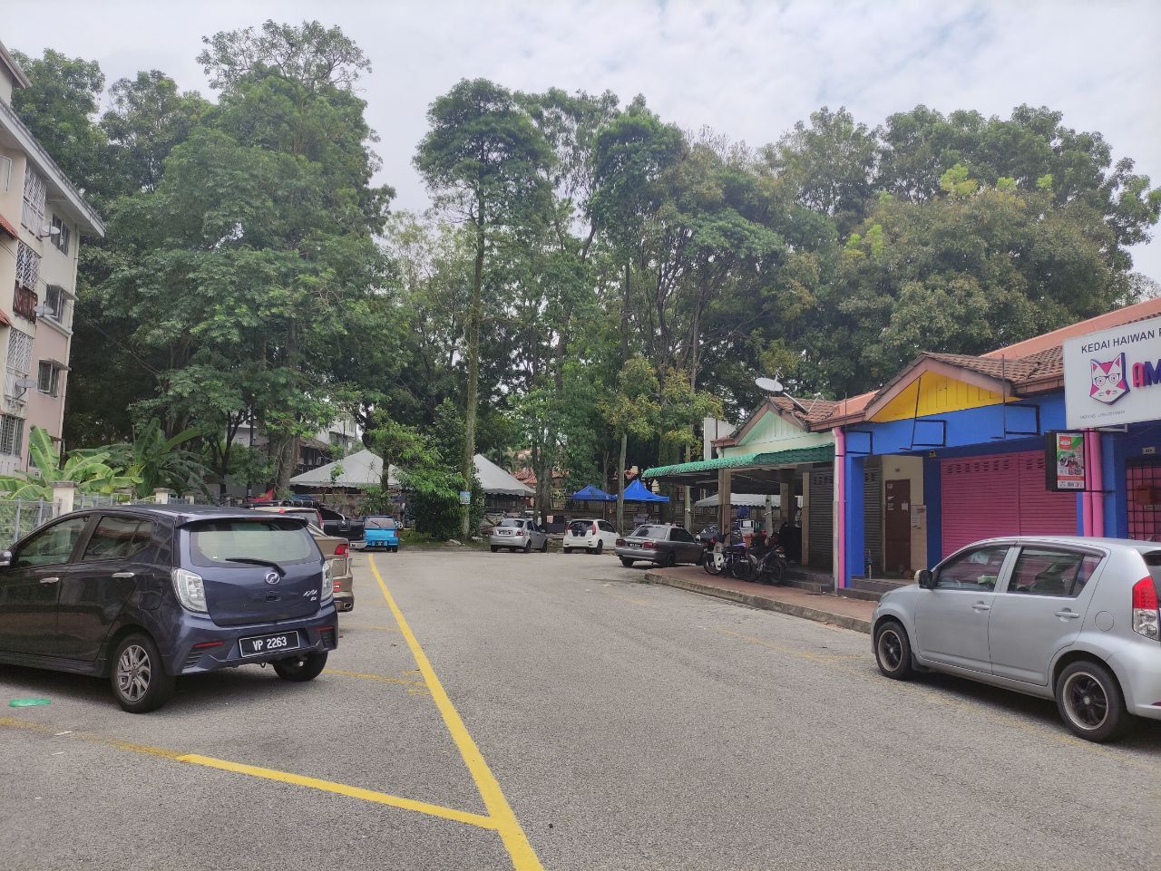 Single storey shop lot - photo 4