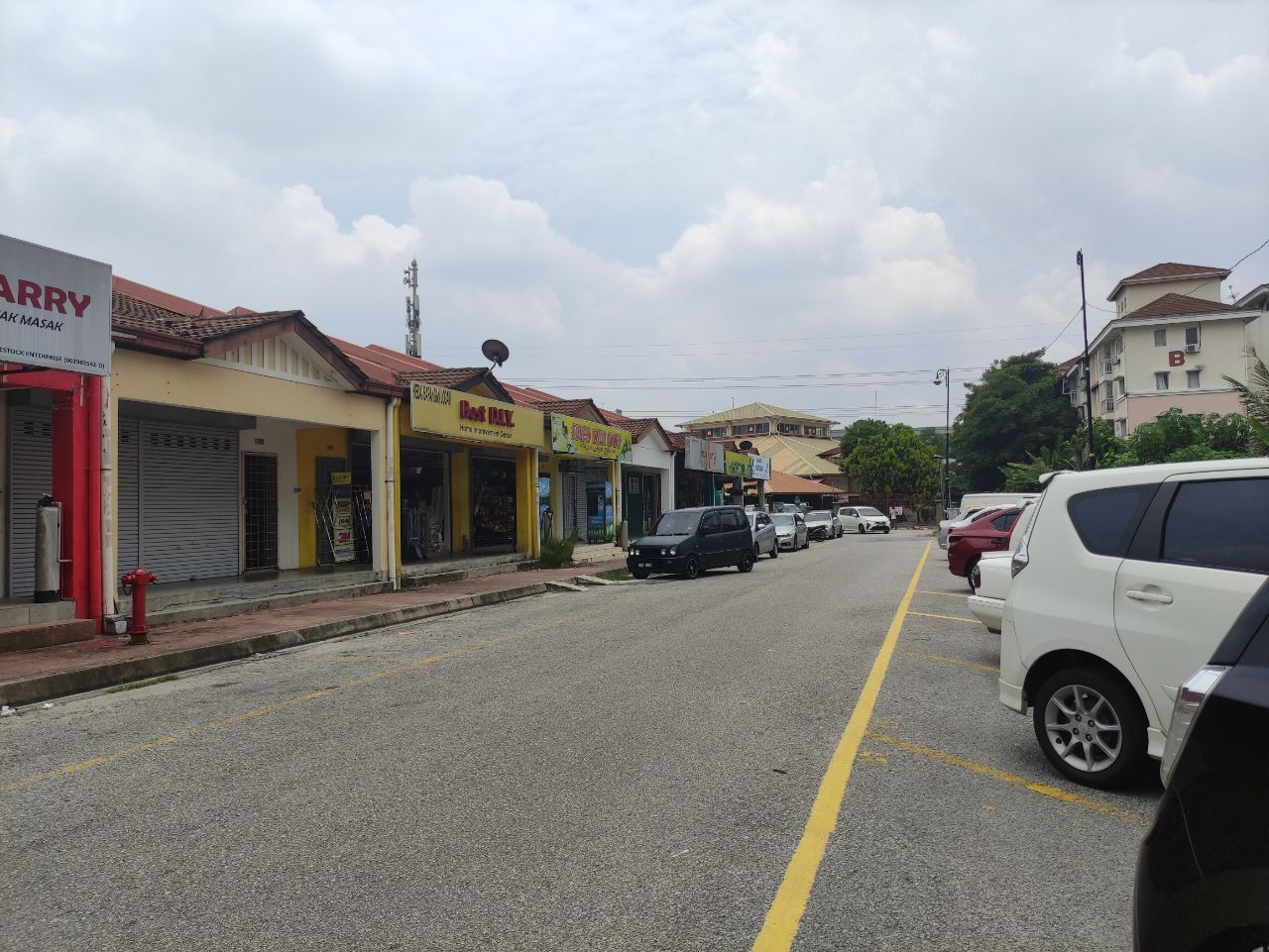 Single storey shop lot - photo 6