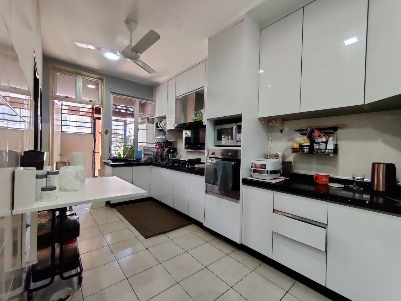 Double Storey Terrace, Jalan Elektron Seksyen U16 - photo 4