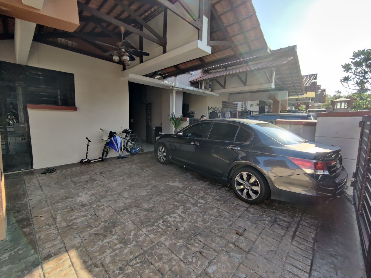 Double Storey Terrace, Jalan Elektron Seksyen U16 - photo 7