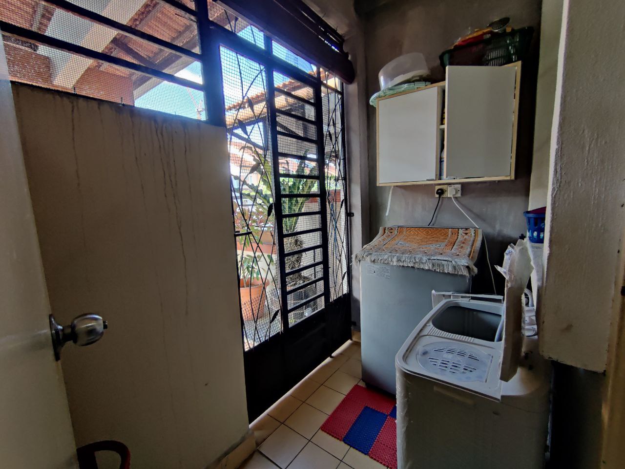 Double Storey Terrace, Jalan Elektron Seksyen U16 - photo 12
