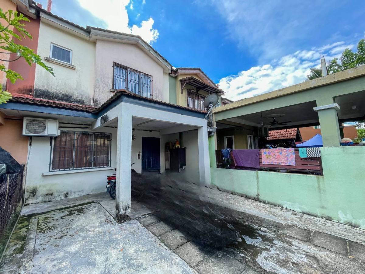 2 Storey Terrace House, Bandar Tasik Puteri, Green