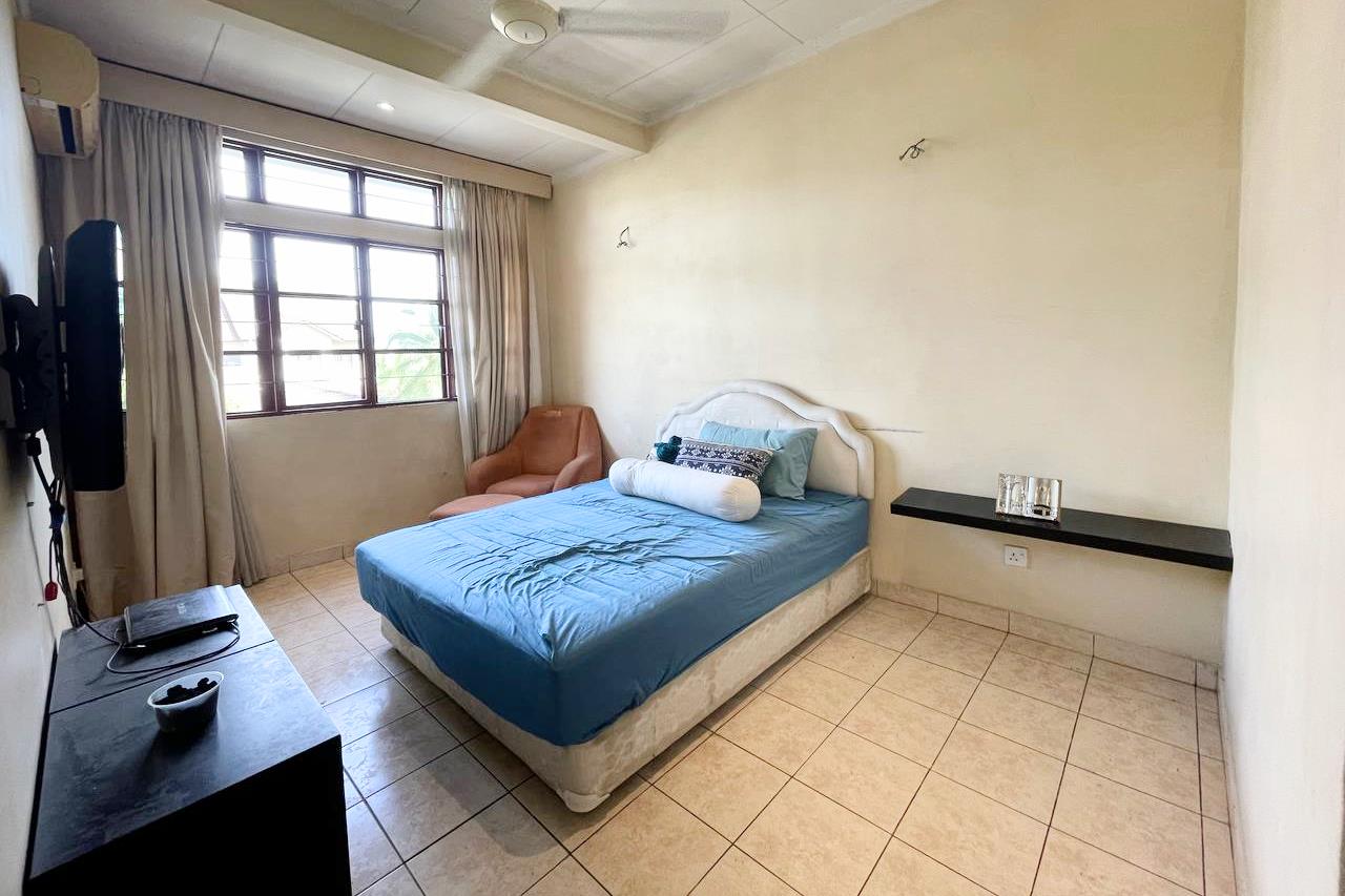 Superlink Terrace House BJ SARLIZA - photo 11