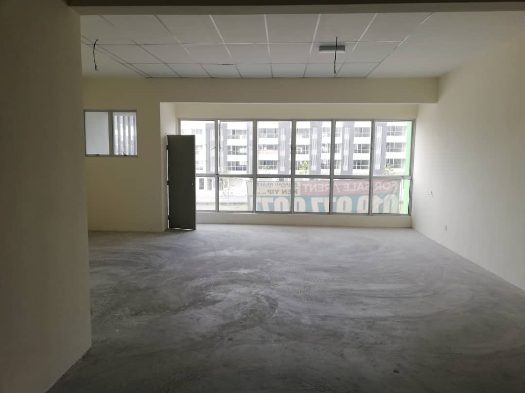 3 Storey Shop lot KUBICA SQUARE , Bangi - photo 3