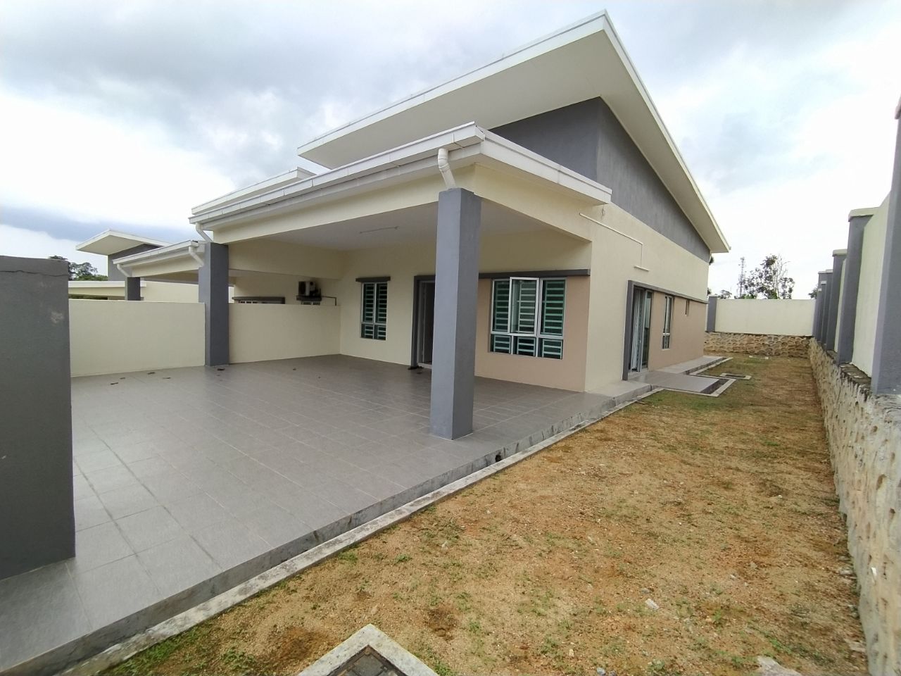 Rumah Baru Semi D Warisan Villa Nilai - photo 1