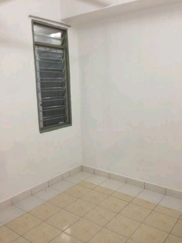 MURAH GROUND FLOOR CAMELIA COURT NILAI IMPIAN - photo 5