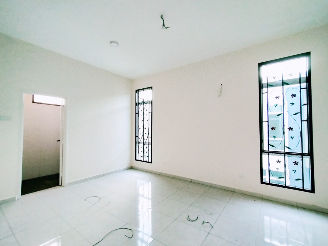 DOUBLE STOREY BUNGALOW TAMAN SENAWANG PERDANA - photo 4