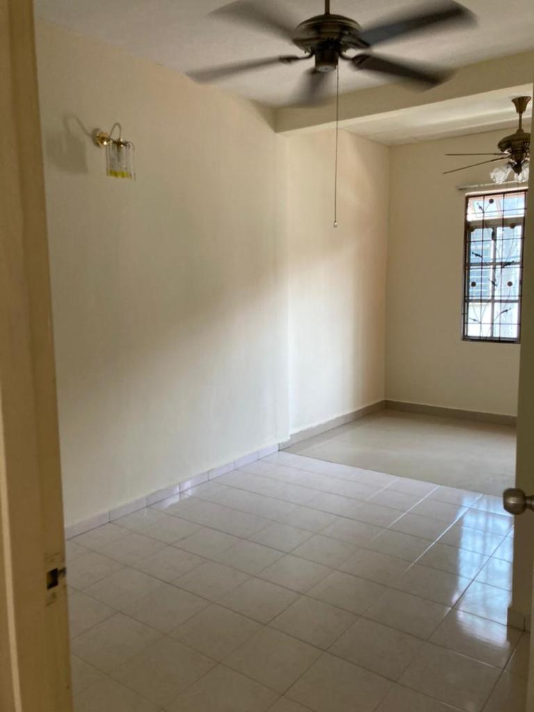 2 storey terrace house Taman Emas Dengkil - photo 5