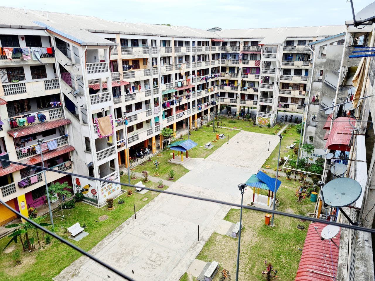 APT TERATAI TMN BUKIT SUBANG LOW COST