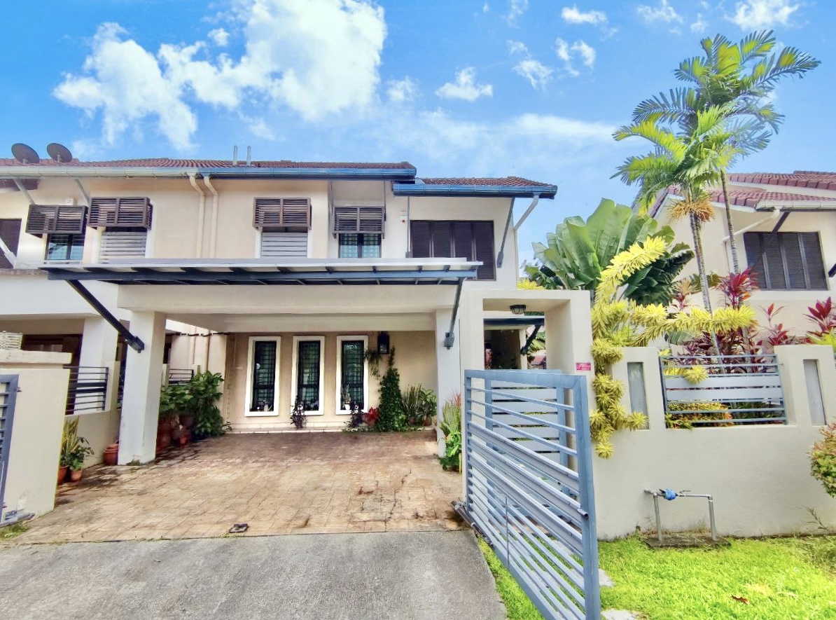 End Lot Double Storey Superlink Putra Indah