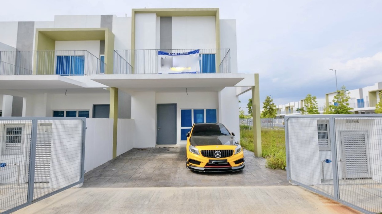 2 Storey Corner Lot House, Casawood Cybersouth