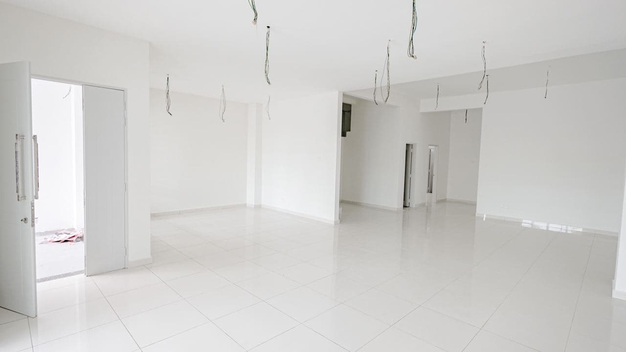 Double Storey Hyperlink, D Kayangan Seksyen 13, Sh - photo 3