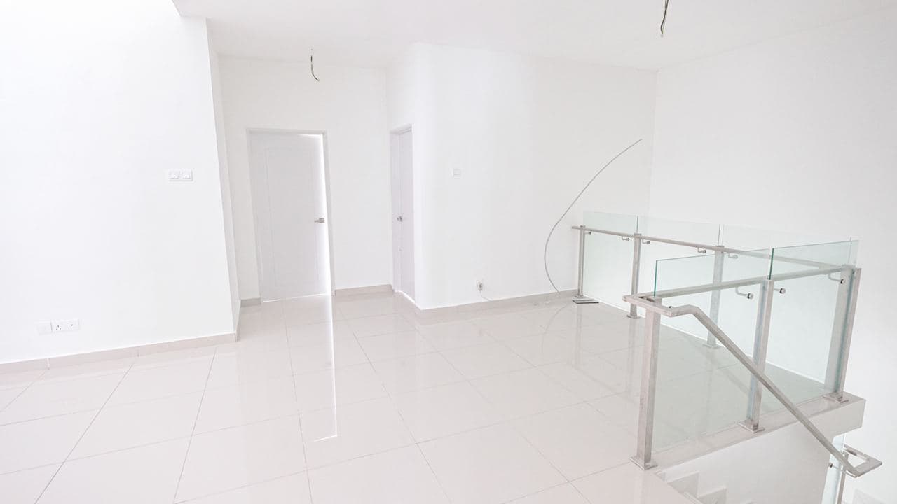 Double Storey Hyperlink, D Kayangan Seksyen 13, Sh - photo 5