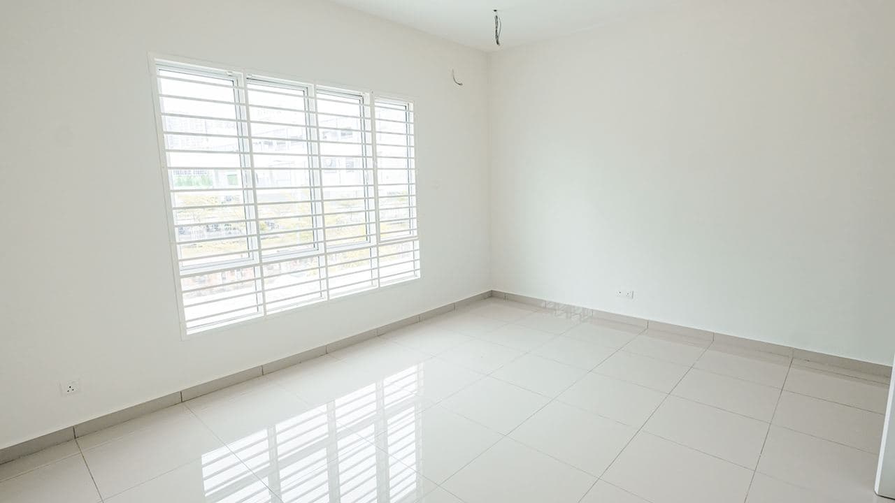 Double Storey Hyperlink, D Kayangan Seksyen 13, Sh - photo 7