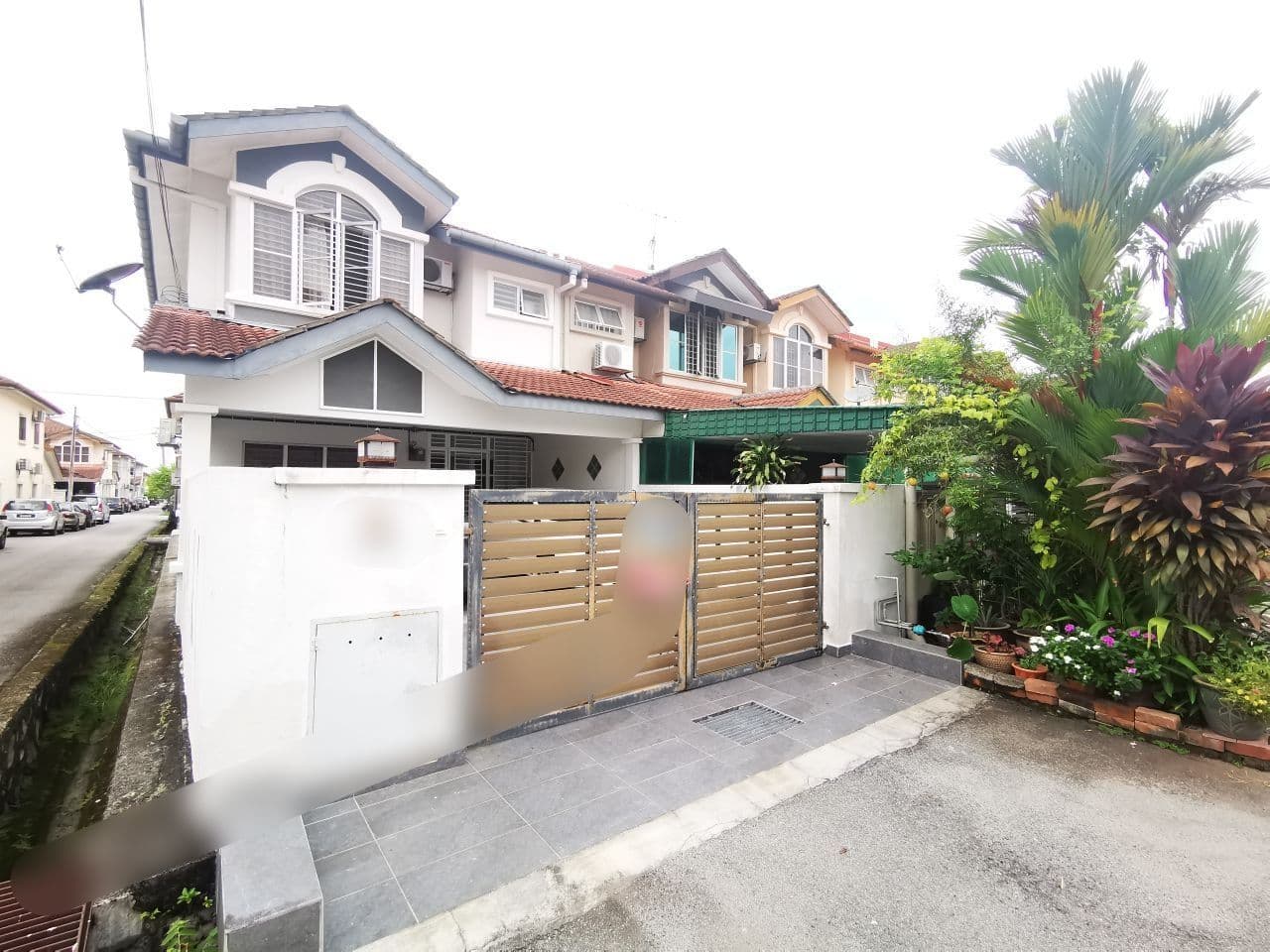 DOUBLE STOREY END LOT, TAMAN PELANGI, SEMENYIH