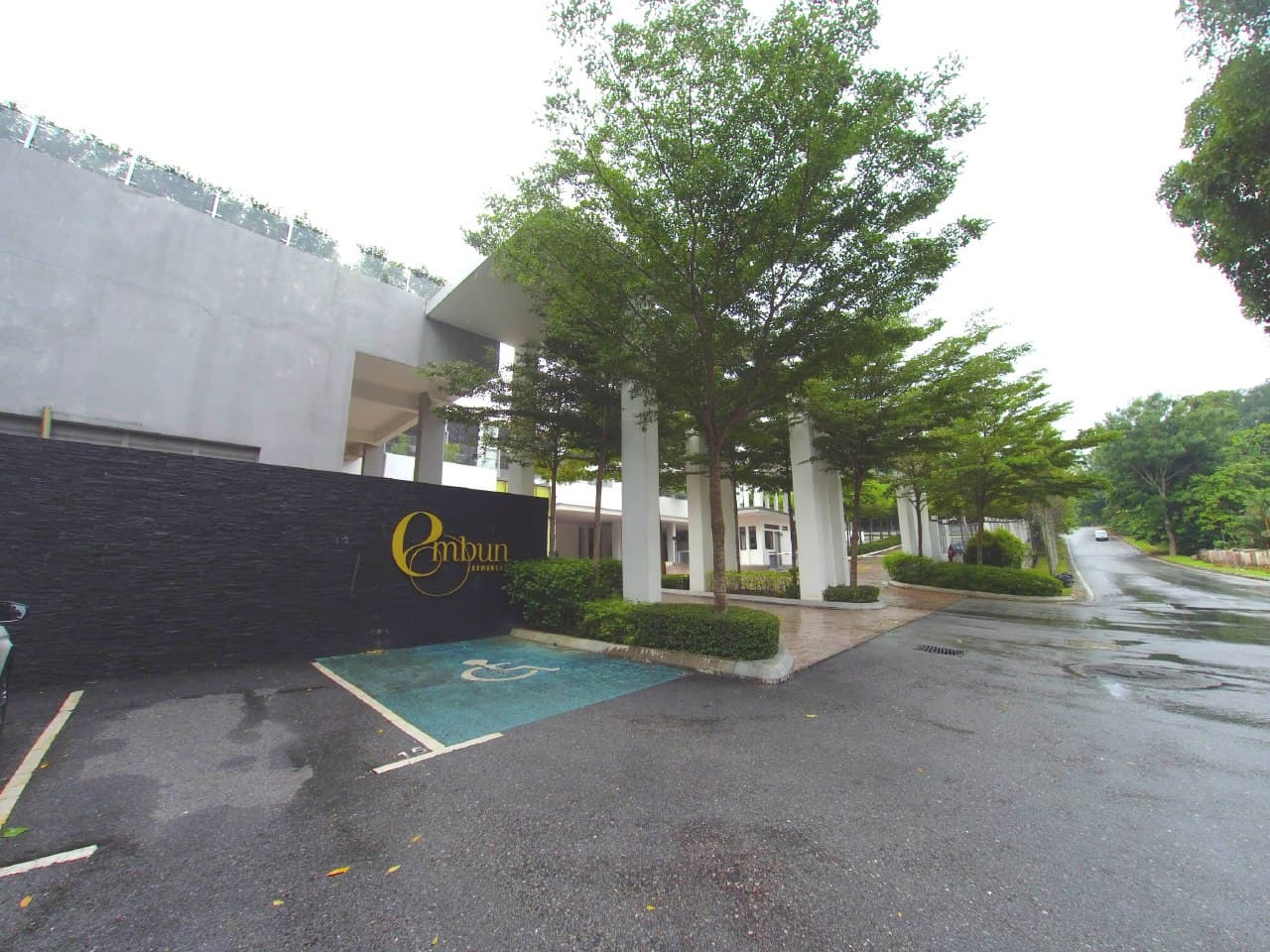 4 STOREY COURTYARD VILLA, EMBUN, KEMENSAH
