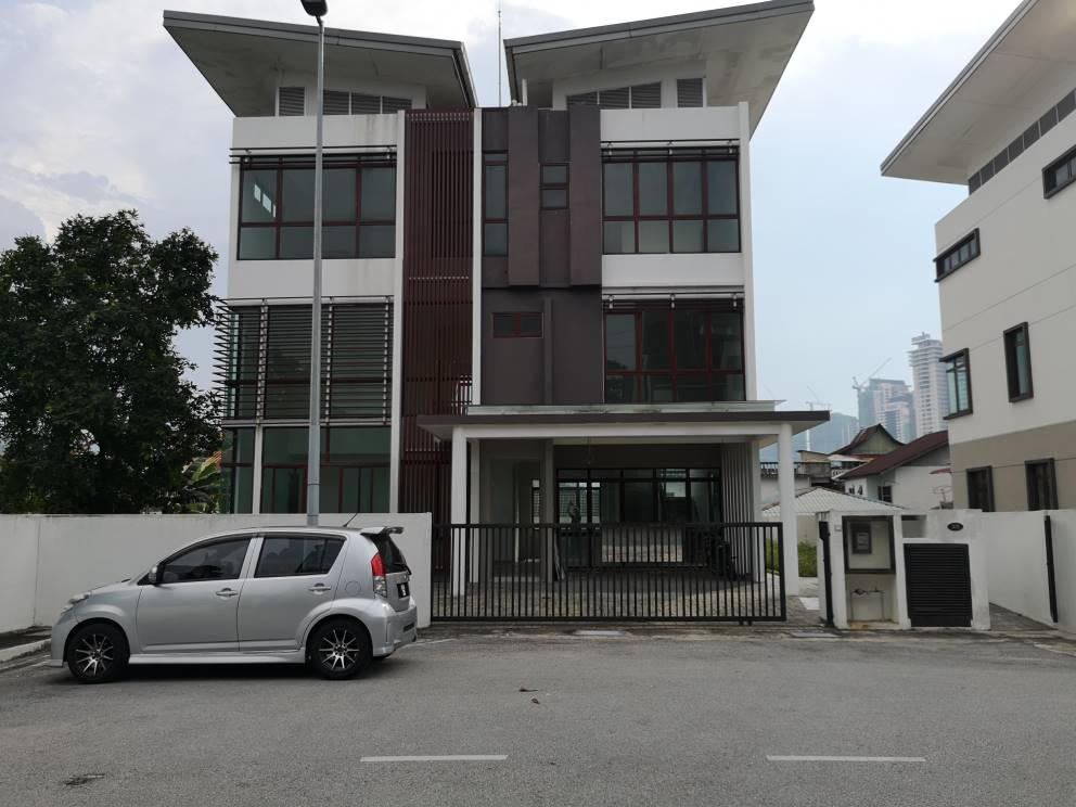 3 STOREY BUNGALOW SENSESASI RESIDENCE, GOMBAK