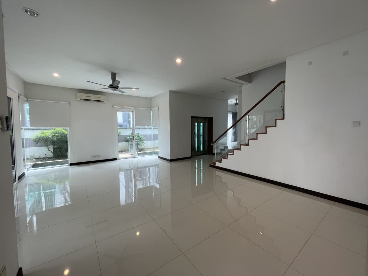 3 STOREY SEMI D, BEVERLY HEIGHTS, PHASE 5 - photo 2