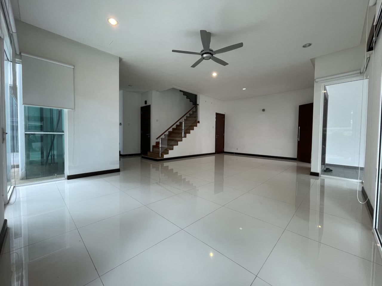 3 STOREY SEMI D, BEVERLY HEIGHTS, PHASE 5 - photo 3